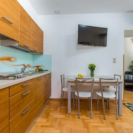 Main Street Apartment *